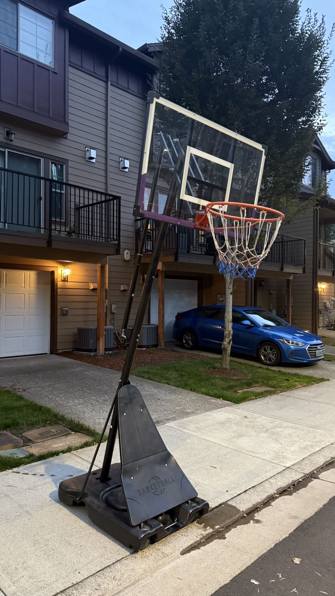 Basketball hoop