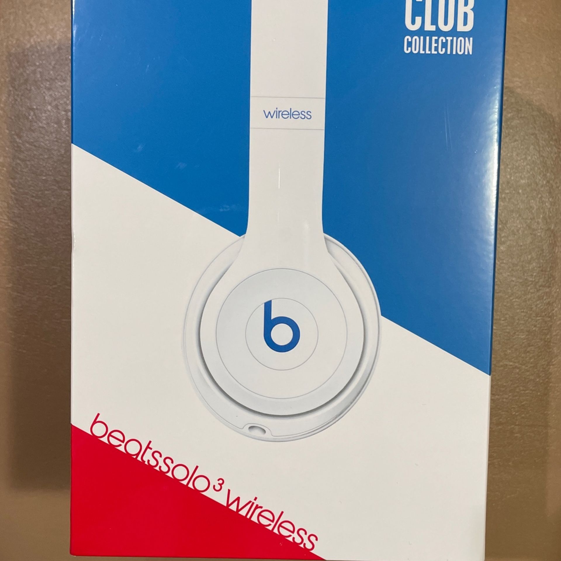 Beats Solo3 Wireless On-Ear Headphones - Apple W1 Headphone Chip, Class 1 Bluetooth, 40 Hours Of Listening Time - Club White (Latest Model)