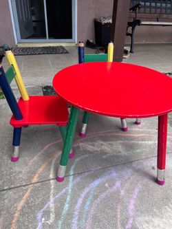 Kids table and chairs