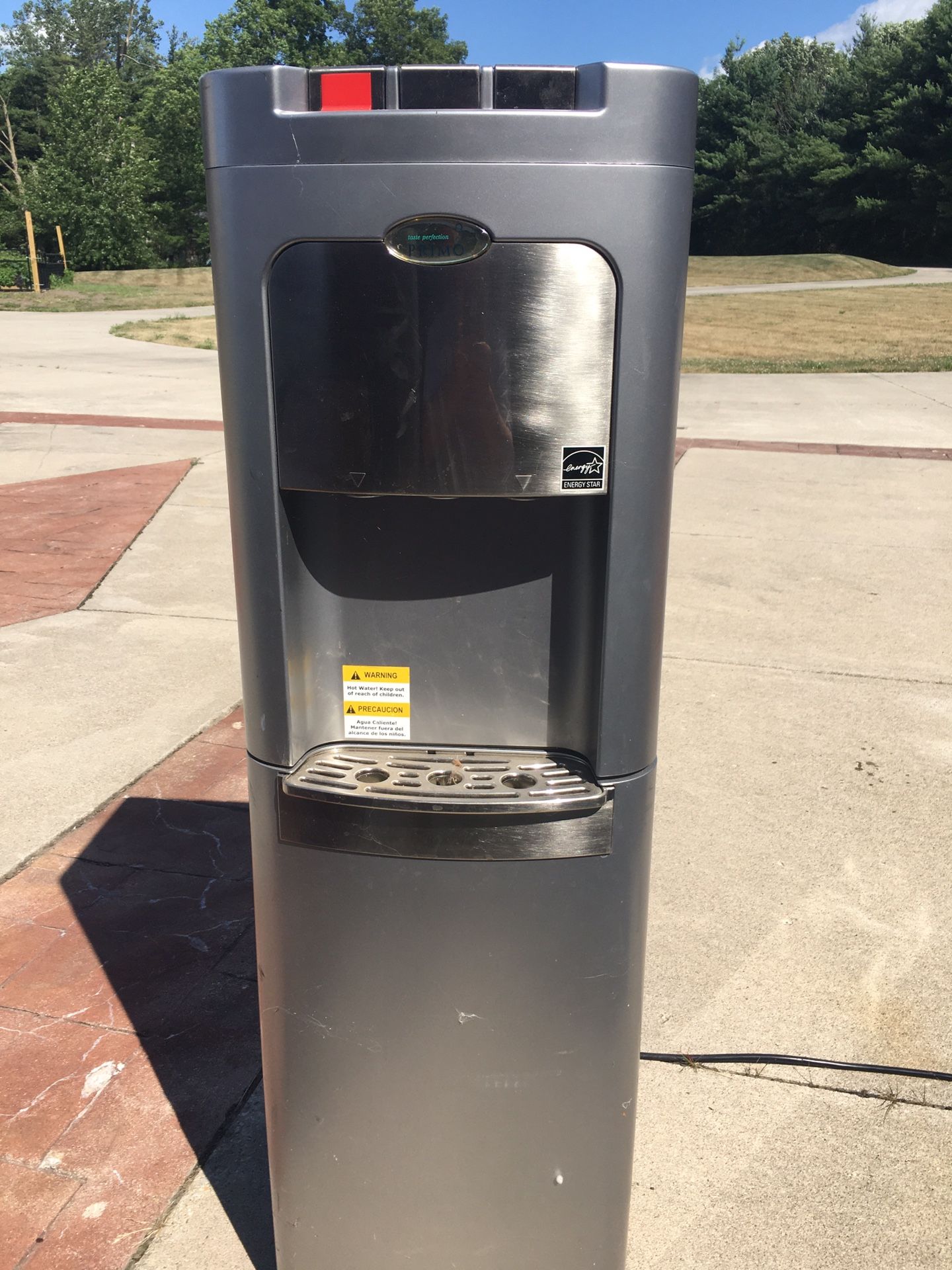 Primo hot and cold water dispenser