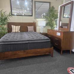 Brand New Walnut Midcentury Queen Pkatform Bedframe, Dresser, Mirror, Nightstand 4PCs Clearance!