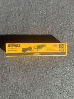 DEWALT 12 volt Max Variable Brushless 3/8-in Drive Cordless Ratchet Wrench