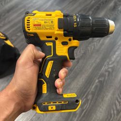 Dewalt 20VMAX Drill With Two Batteries