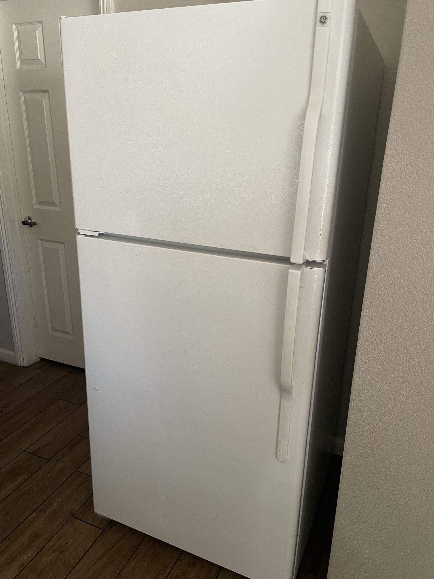 GE Refrigerator