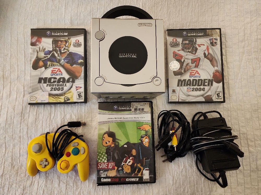 Nintendo Gamecube With 3 Games