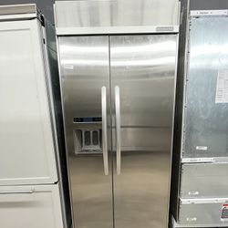Kitchen Aid Stainless Steel 36” Built In Refrigerator Ice And Water 