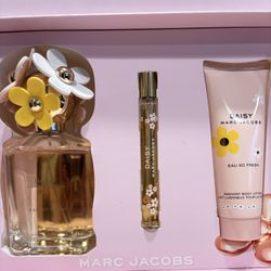 Marc Jacobs Eau So Fresh Perfume Set