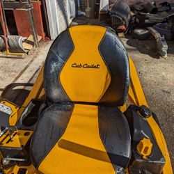 2019 Cub cadet zt1 zero turn. 22 HP 42 inch deck. 187hours delivery available 