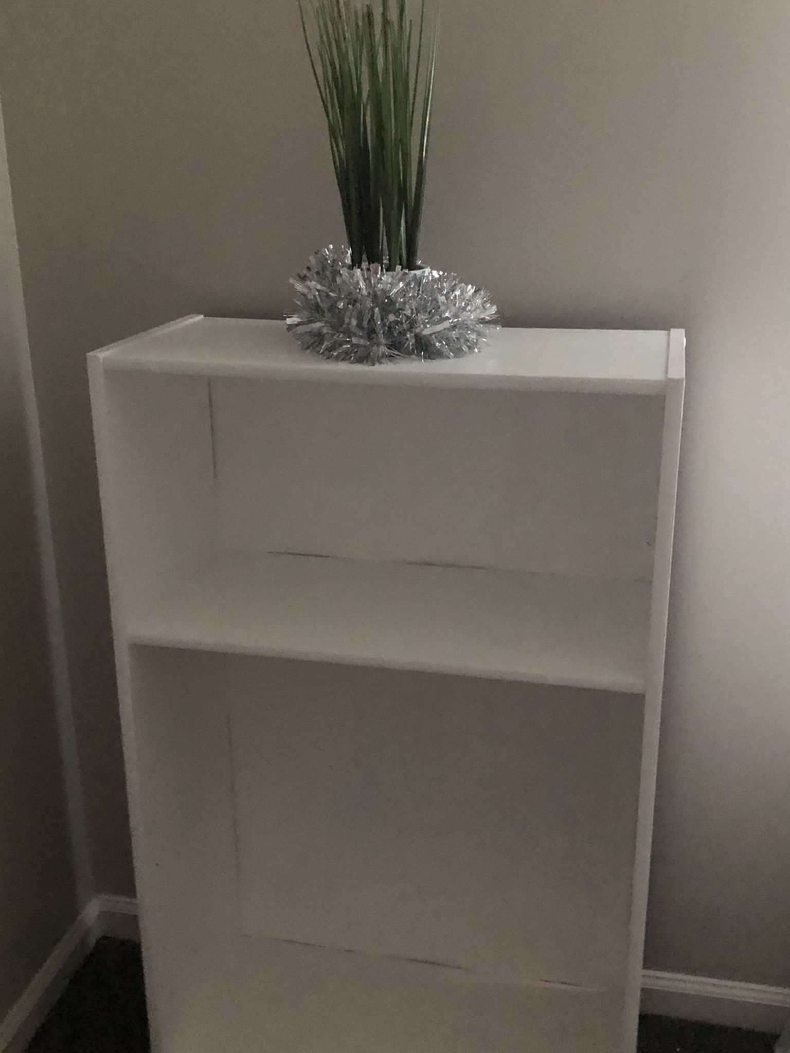 19 minutes desk and bookshelf