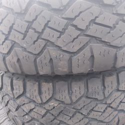 LT275/65/18 Goodyear Wrangler Kevlar Duratrac Tires  (5)