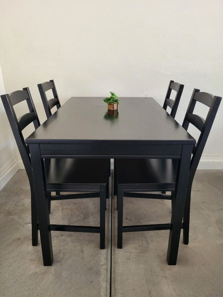 Black Table & 4 Chairs Good Condition