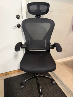 Brand New Black Mesh Tall Back Ergonomic Office Chair w/Flip Up Armrests & Adjustable Lumbar Support