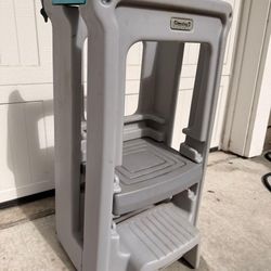 Simplay3 Toddler Tower Adjustable Stool
