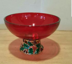 Beautiful Red Christmas Holly Bowl with Nice Metal Base