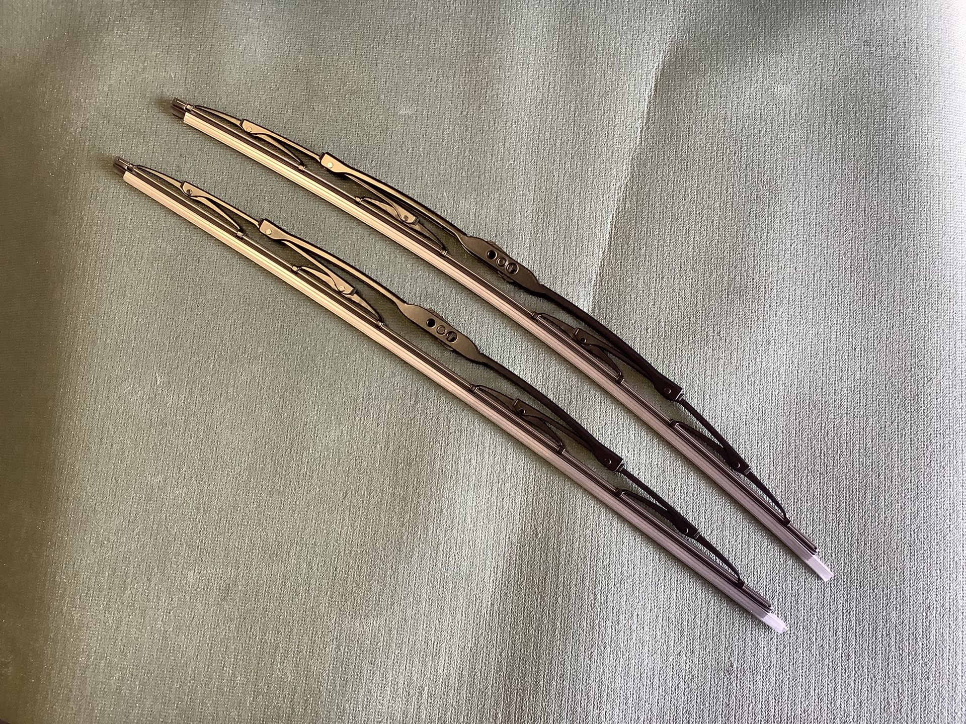 (2X) 22 Inch Windshield Wipers Chevy Silverado,suburban,Tahoe Ford F150,f250