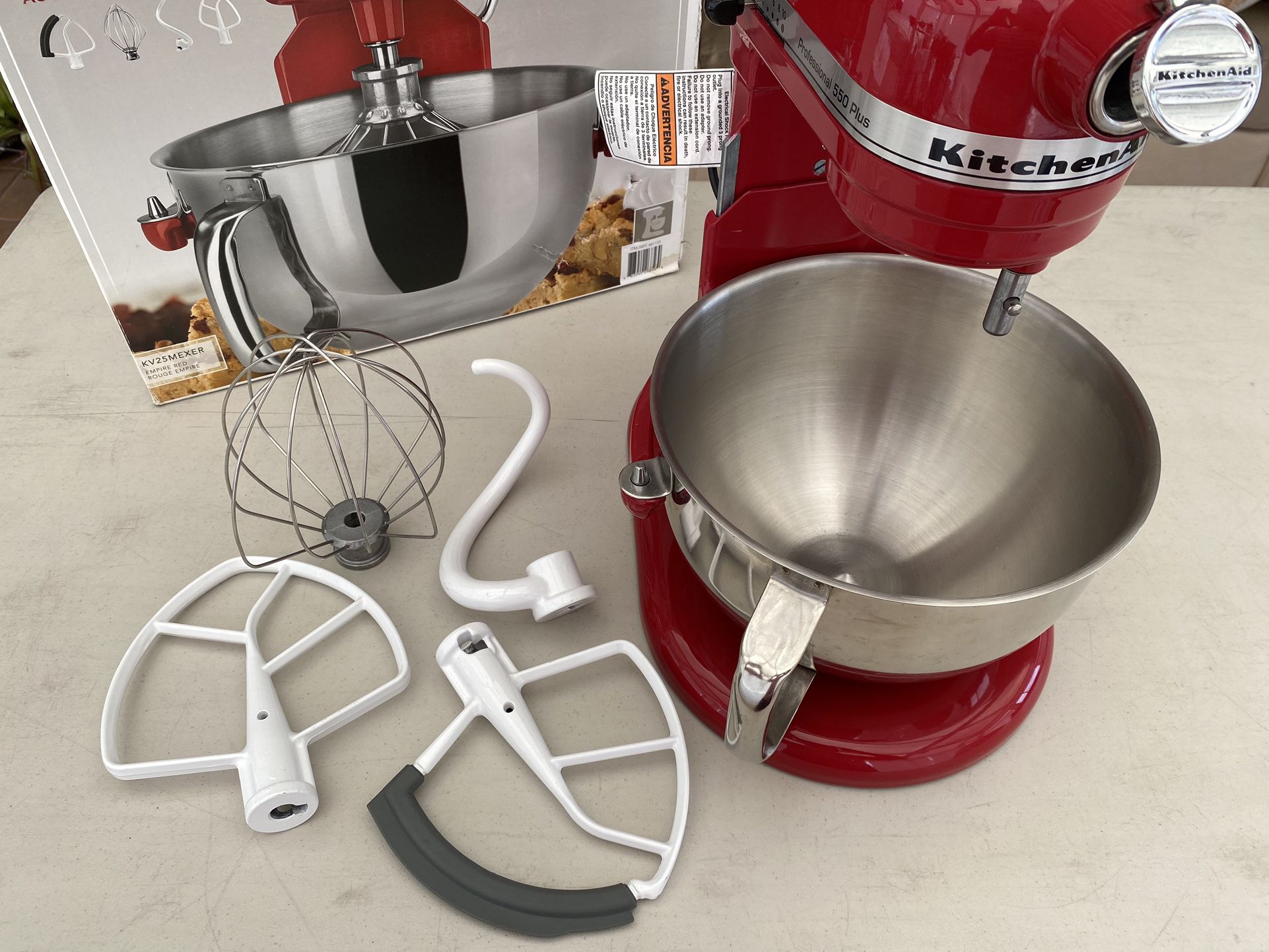 NIB Cuisinart The Stand Mixer Citrus Juicer Attachment for Sale in Melrose,  MA - OfferUp
