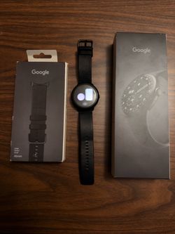 Mint Condition 45mm Pixel Watch 4 with leather band