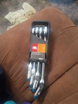 mac tools ratcheting flex head wrench set.  standard size.   1/4"-3/4"