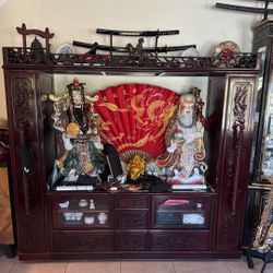 TV STAND / ENTERTAINMENT CENTER 