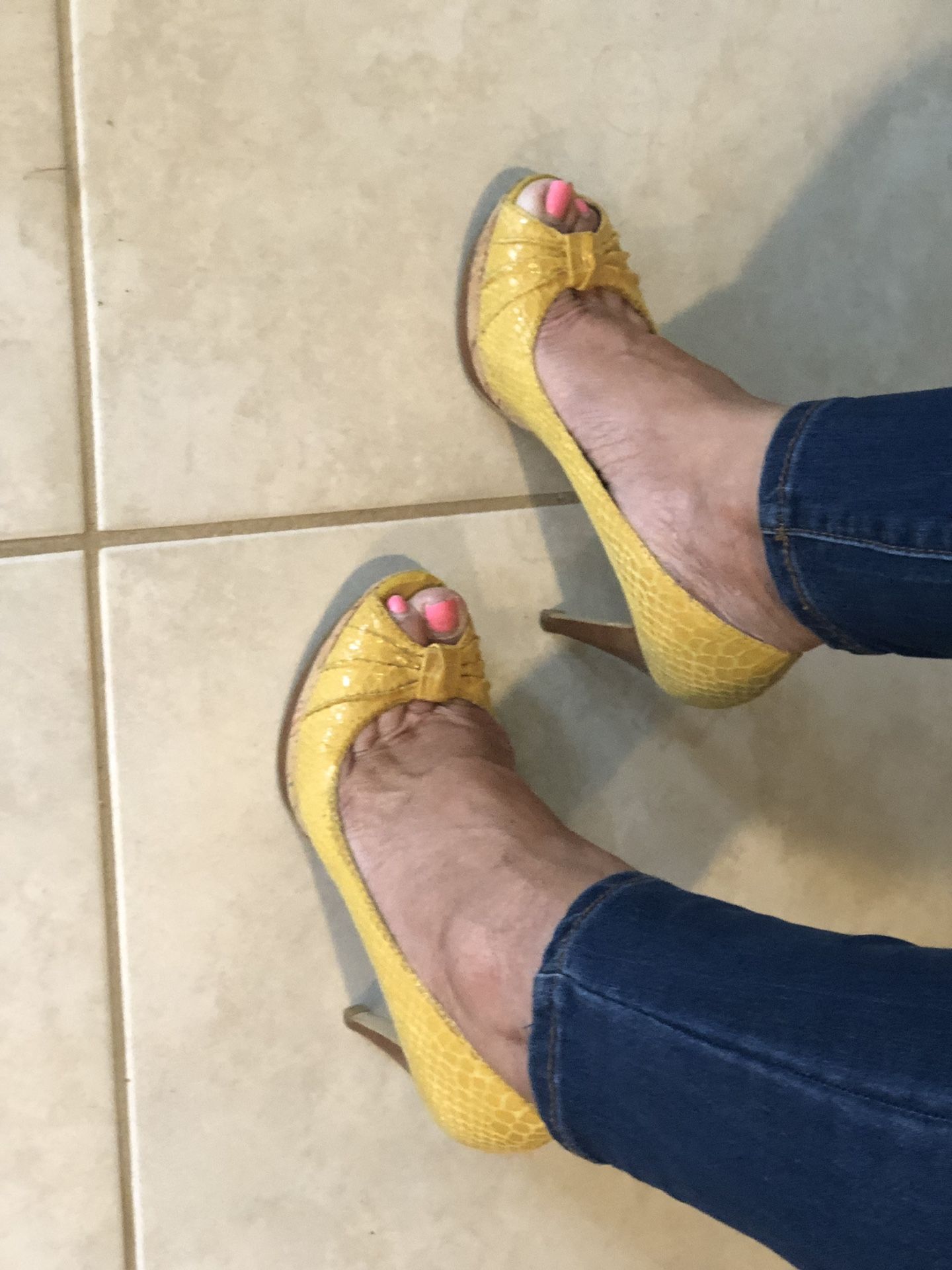 Size 6 1/2 attractive heels 2 1/2 inch heels