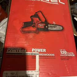 Milwaukee Fuel 12volt Chainsaw 