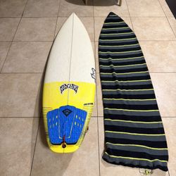 Lost Sub Driver 6'1" Tri-Fin Excellent Condition (Board Sock) Included 270$ W Fins, 220 Without 