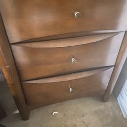 Nice Desk Or Use As A Vanity 