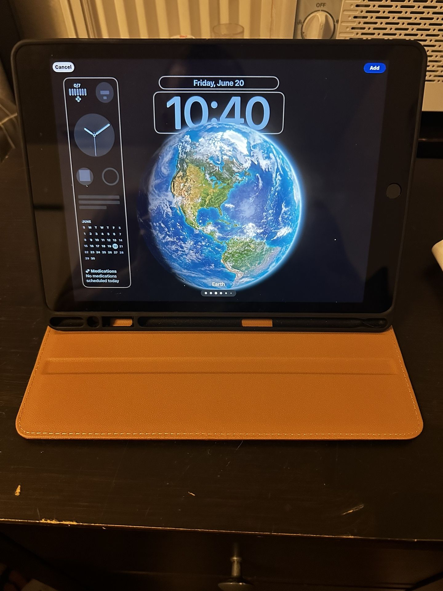 iPad 9th Gen 64G WiFi Space Gray w/ Case & Charger (LIKE NEW)