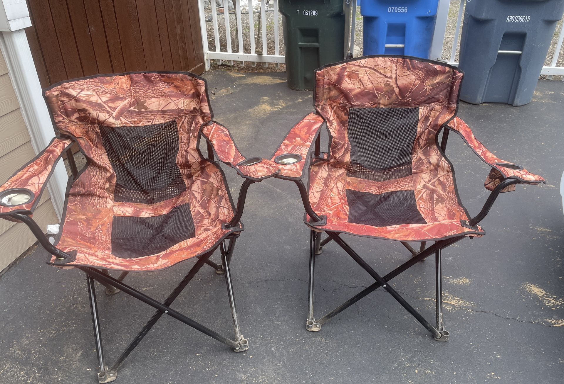 Folding Camo Chairs 