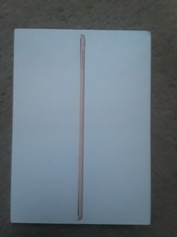 IN BOX Apple iPad Pro 9.7 with extras READ DISCROPTION