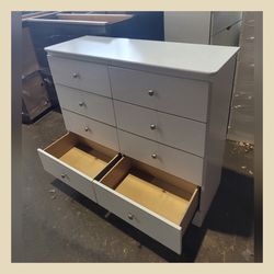 8 Drawer Dresser 