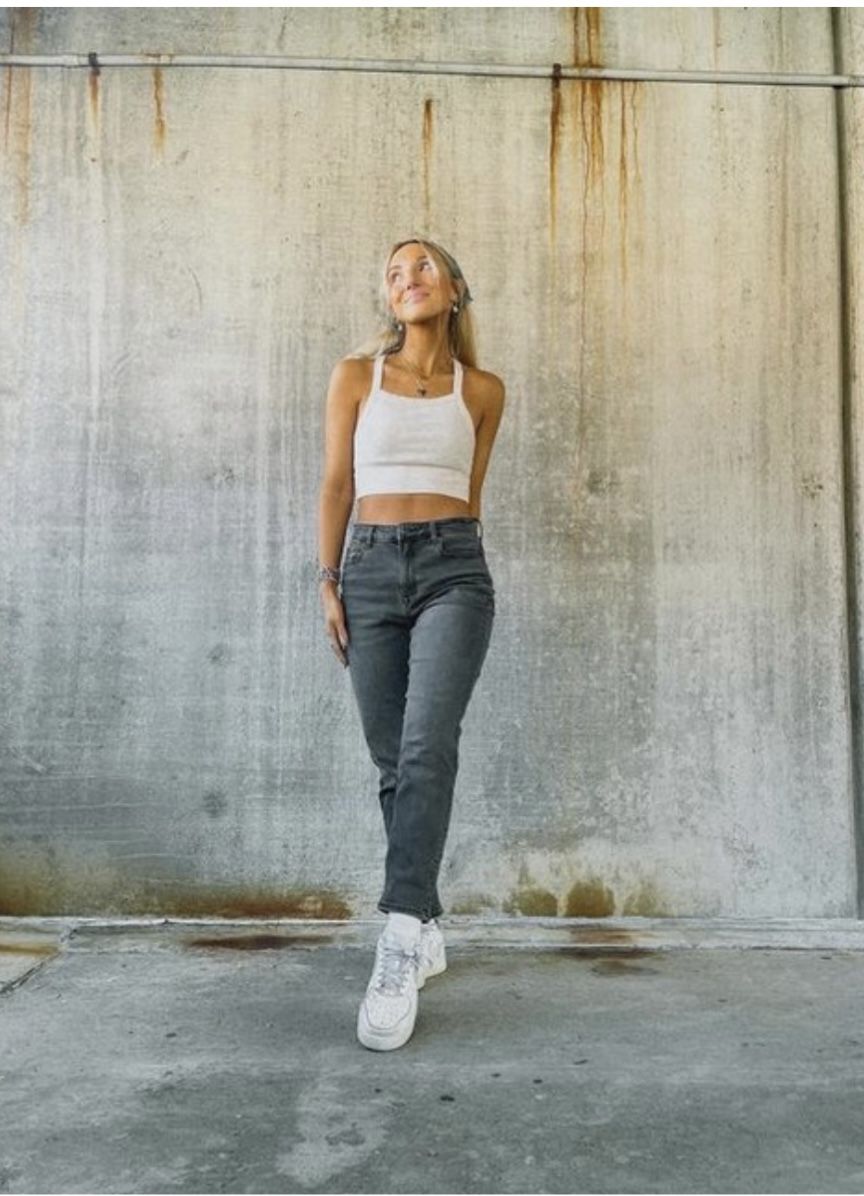 American Eagle Mom Jeans 6