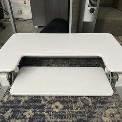 V.I.V Desk Riser