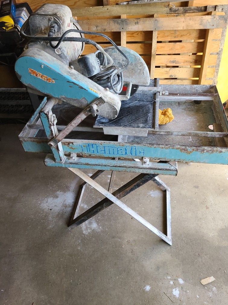 Target 1 1/2 horse motor Wet Saw
