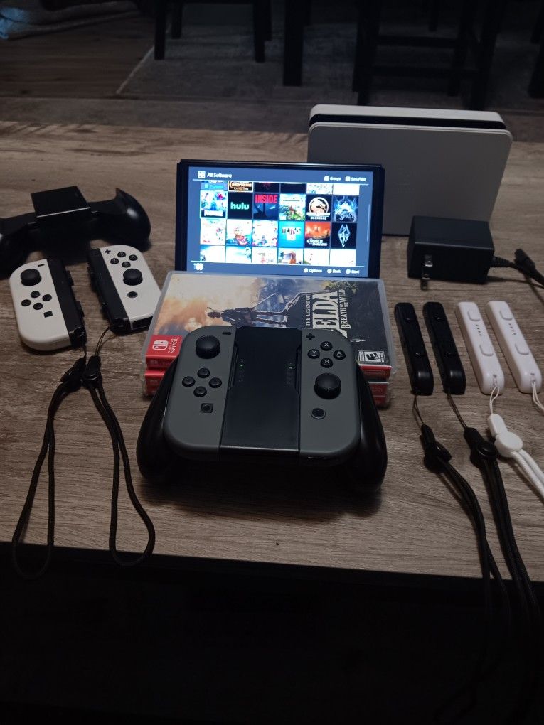 OLED Switch, 3 games, accessories & extras