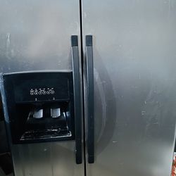 Whirlpool Side By Side Refrigerator- Freezer