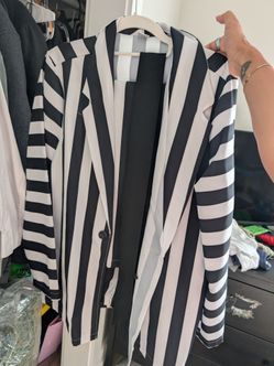 Beetle juice costume w/wig