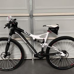 Cannondale Scalpel 29er Carbon Lefty Race mountain/trail bike 