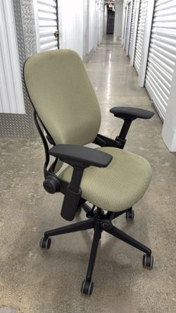 Steelcase Leap V2 -Fully Loaded- Office Chair