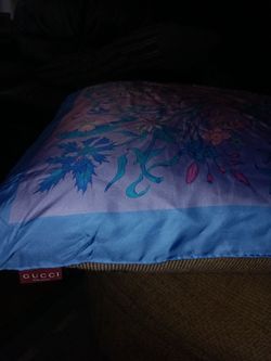 women's gucci flora silk scarf