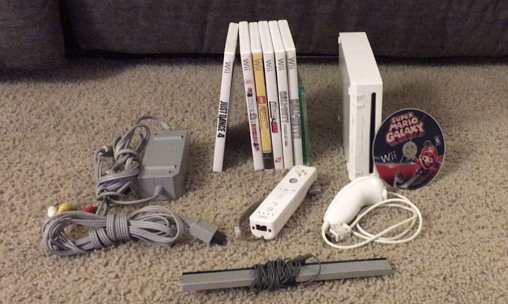 Nintendo Wii Console Lot with Pokemon, Mario Galaxy Games