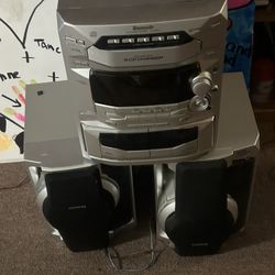 Cd Player And Radio 