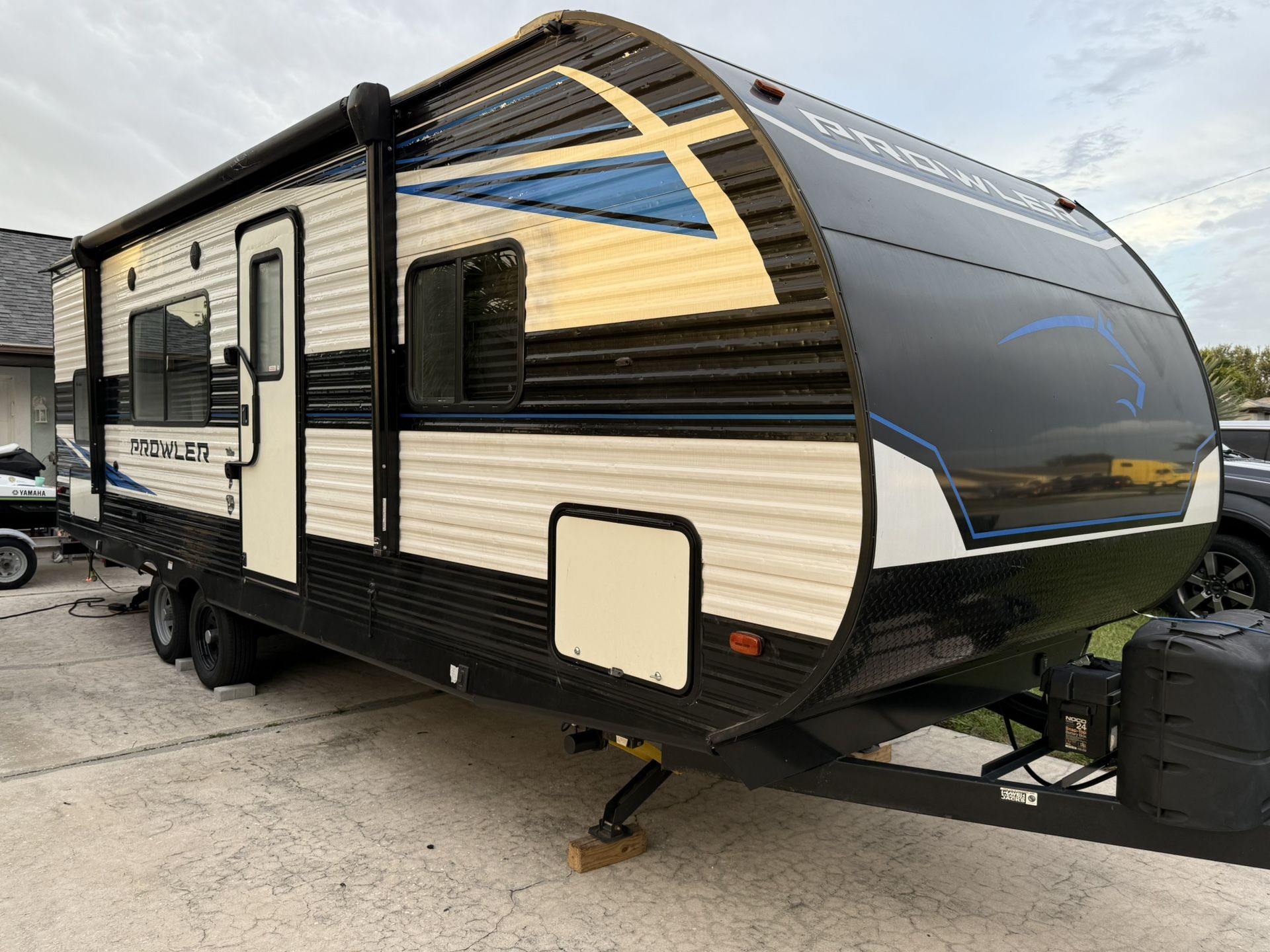 2021 Prowler Travel Trailer RV 25ft