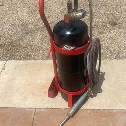 Acetylene B tank with regulator and stand