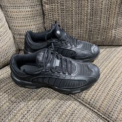 Size 14, Nike, Max Air Shoes in excellent condition like new