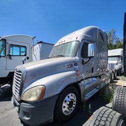2011 Freightliner Truck