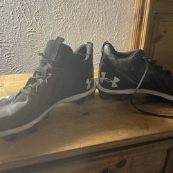 Under Armour Football Cleats Size 10