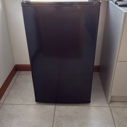 Mini Refrigerator 