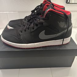 Jordan 1 Mid Black, Cool Grey-gym Red 2015