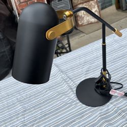Classy, black and gold table lamp